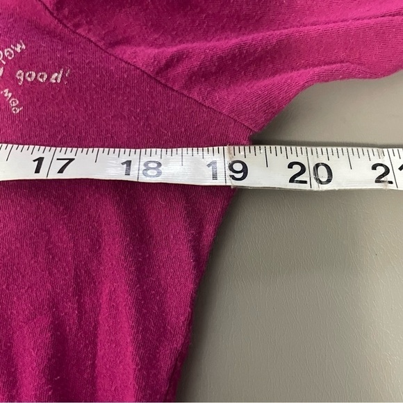 Columbia Long Sleeve T-Shirt – Snowflake Design Size: Medium - Picture 6 of 7